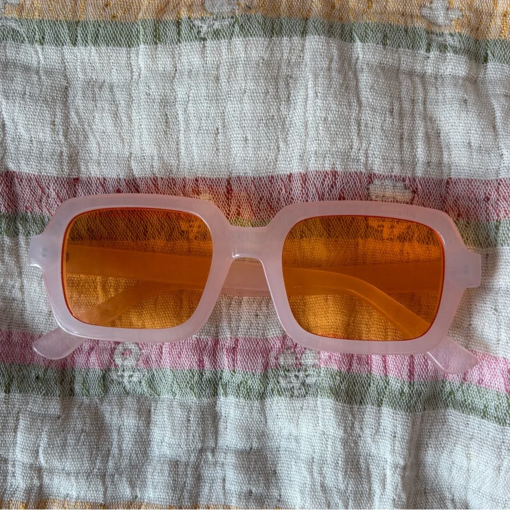 Y2K UO Pink Sunglasses with Orange Lenses - Picture 2 of 6